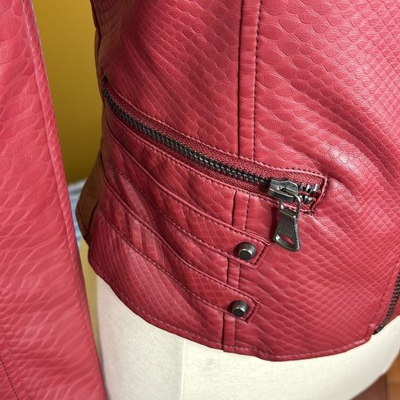 GUESS Red Snake Skin Vegan Leather Jacket - Picture 4 of 7